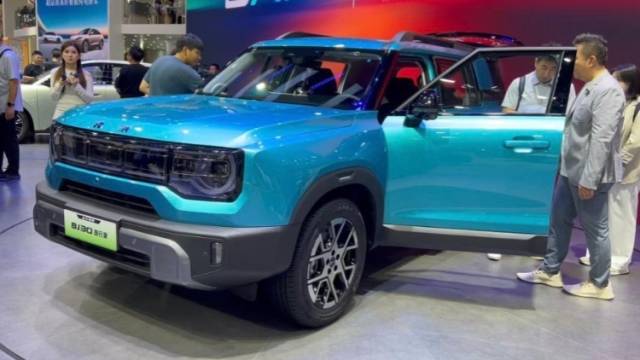 10万级混动“方盒子”，BJ30旅行家开启预售