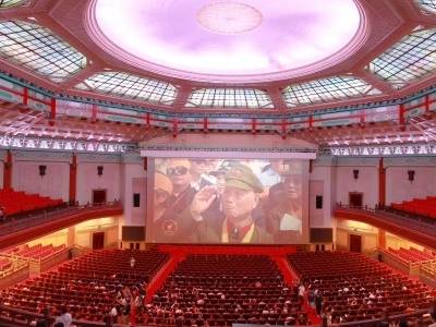 铭记历史！广州中山纪念堂千人观看阅兵直播