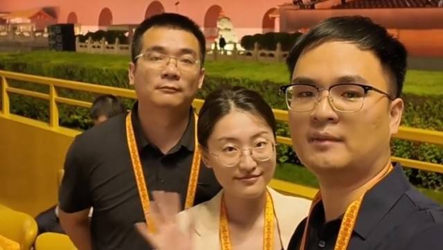 第一视角看阅兵，这几个瞬间最打动我们