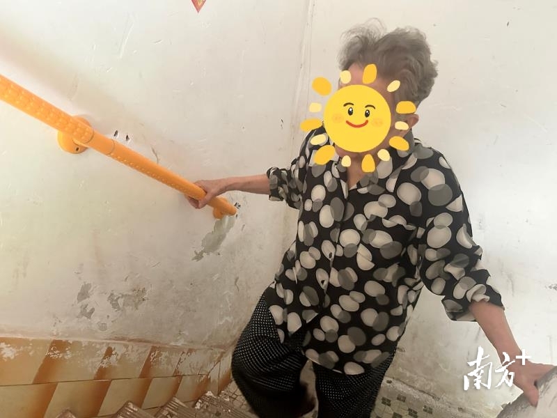 西南街道沙头社区以“微改一平方”为长者定制安全感。 通讯员供图 西南街道沙头社区以“微改一平方”为长者定制安全感。 通讯员供图