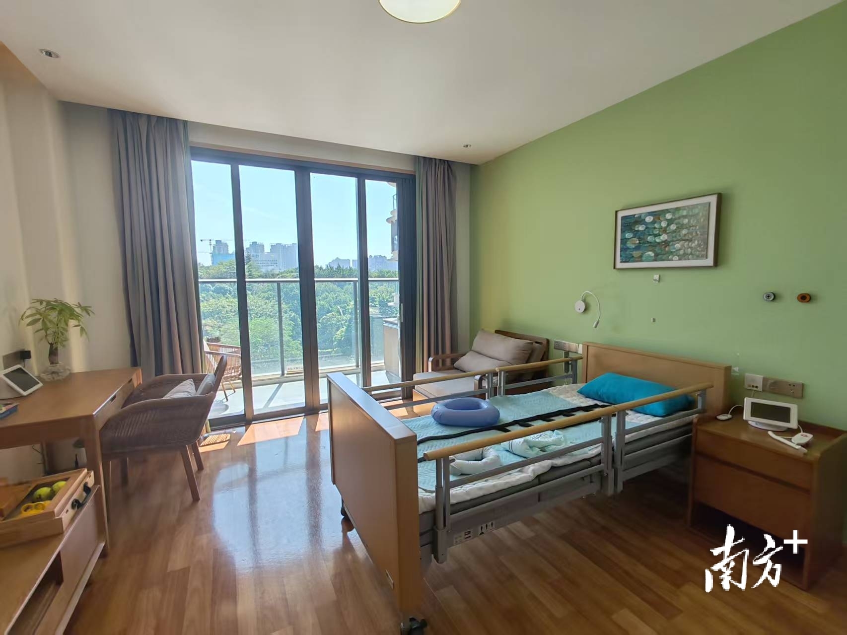 《家居产品适老化设计指南》国家标准的实施,为适老化家居产品设计、生产、评估提供参考依据。 南方+ 欧阳少伟 拍摄 《家居产品适老化设计指南》国家标准的实施,为适老化家居产品设计、生产、评估提供参考依据。 南方+ 欧阳少伟 拍摄