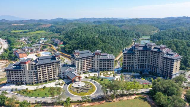 翔顺金水台温泉小镇，位于水台镇，是“广东省中医药文化养生旅游示范基地”。