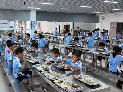 南方观察 | 从“舌尖”到“心间”，阳江如何构建全链条校园餐安全防护网？