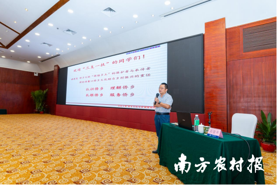 工行合肥颍上路支行暖心服务圈粉客户