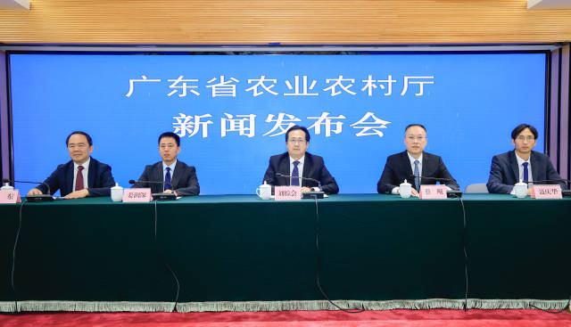 新闻发布会现场  