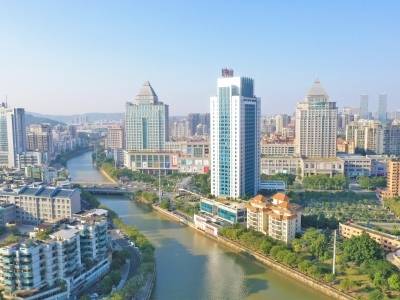 林小龙到江门市明德学校看望慰问教育工作者