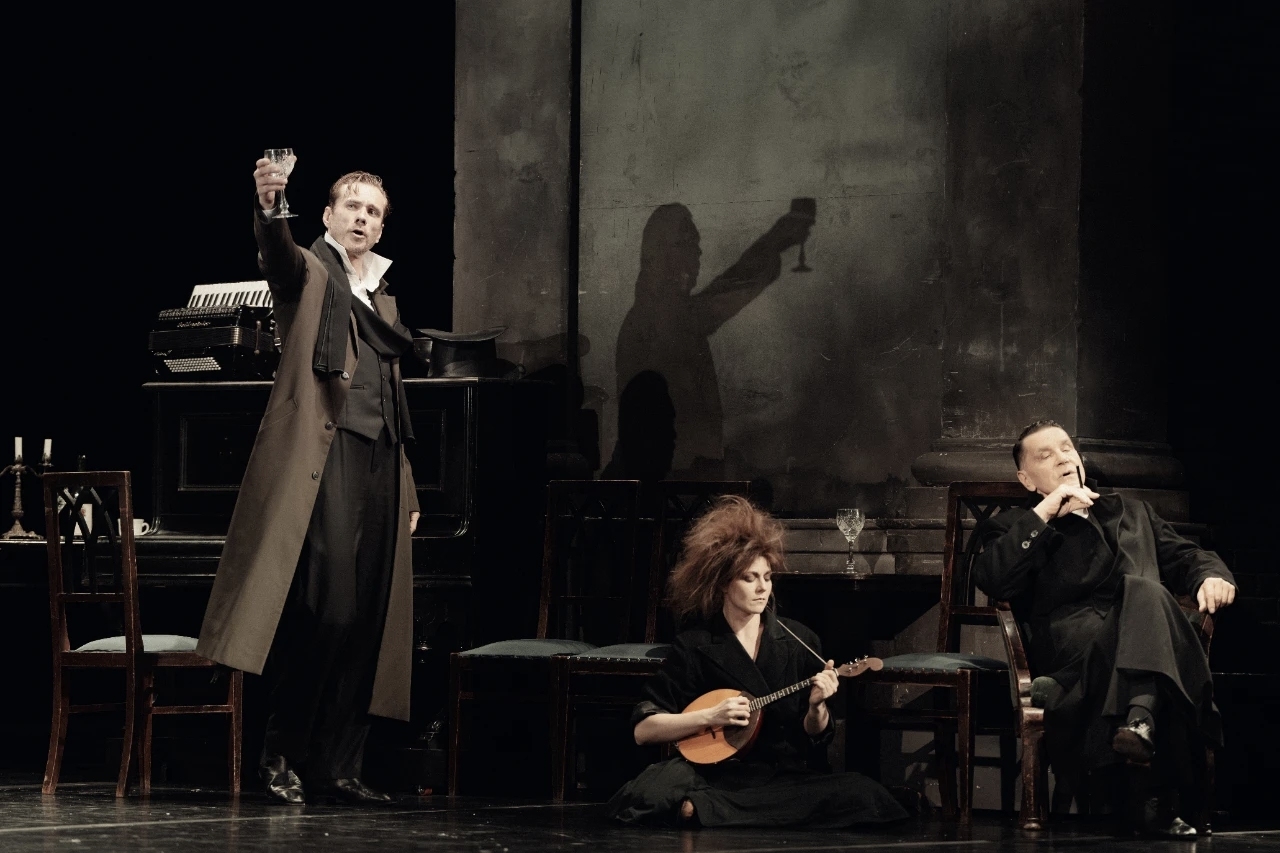 偶遇张国立！这部俄罗斯国宝级话剧，何以征服观众？| 大湾区艺术节