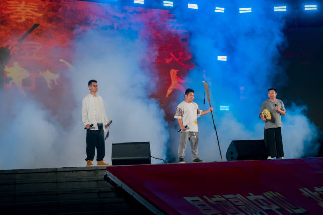 七桃老六组合演唱原创作品《武·正道》。 