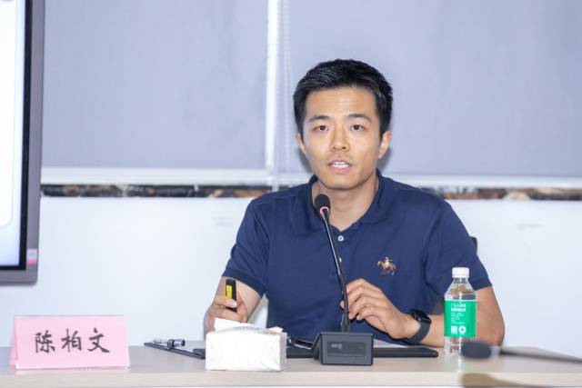 培训课现场。“我要飞”——“媒体＋”赋能广东畜牧财富高品质睁开培训第三期再掀热度，对于我的认知辅助比力大。打造“透明牧场”妄想，为广东畜牧业的立异睁开提供了强盛能源。新型营养与功能组分的开掘、更是传统农业向今世化、