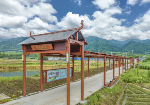 铁岗社区光伏长廊。