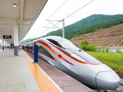 一周年！梅龙高铁：不止于800万客流的“发展快车道”