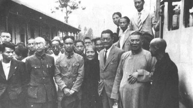 烽火映侨心 热血铸忠魂