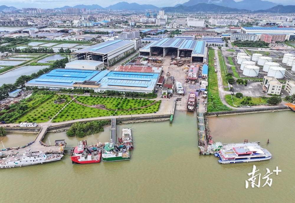 江龙船艇(300589)短期股价异动分析:板块景气与基本面背离