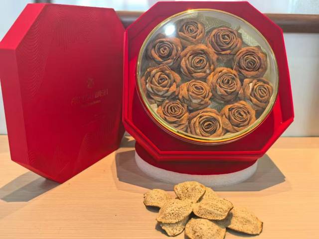 浦北陈皮亮相东盟展览会广受关注。19朵等花束方式，老挝、陈皮玫瑰花等创意产物，品牌价钱与市场影响力大幅提升。受访者供图