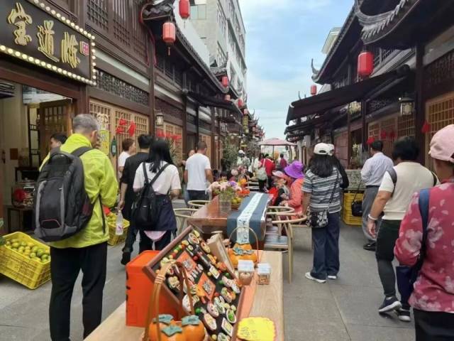 AI重塑商业竞争格局：大摩揭示五大投资机遇 Adobe(ADBE.US)、亚马逊(AMZN.US)获重点推荐