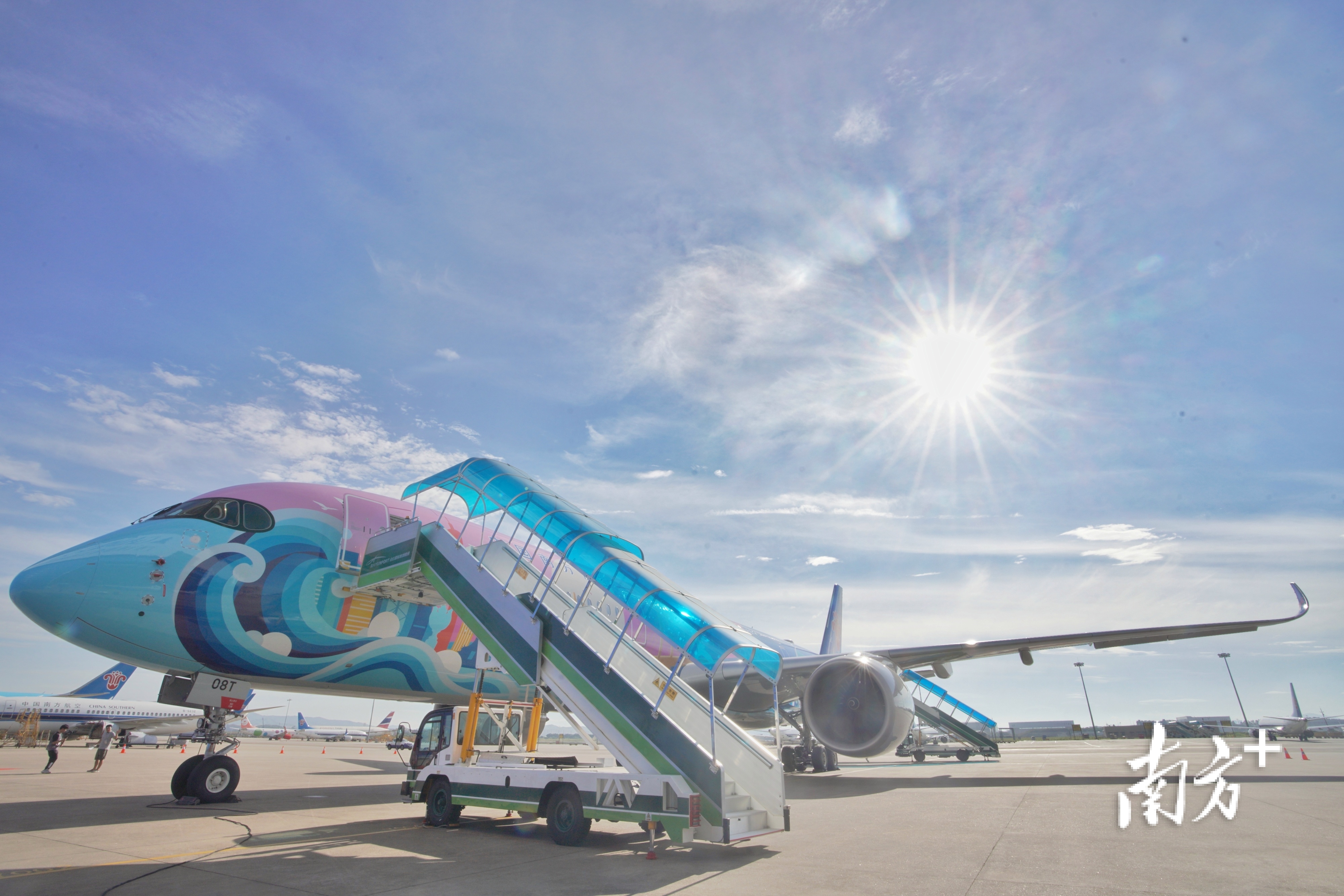 首航广州—北京大兴！南航首架十五运彩绘机正式亮相