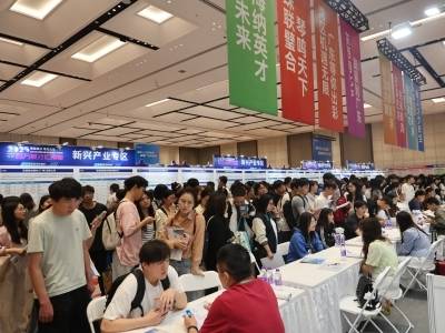 广东持续优化产业人才政策，助力实施“百万英才汇南粤”行动计划