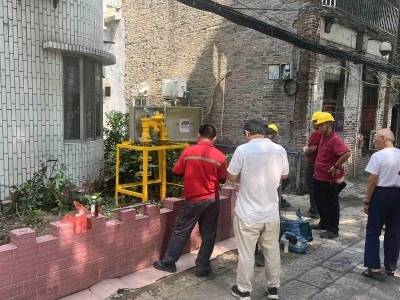 告别“扛罐上楼”，解民忧办实事！南华西街道推进管道燃气入户点亮居民幸福生活