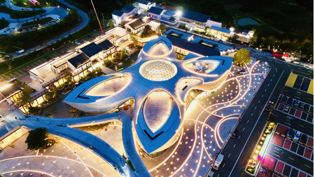 茂名高州打造全国首个荔枝文化主题服务区。