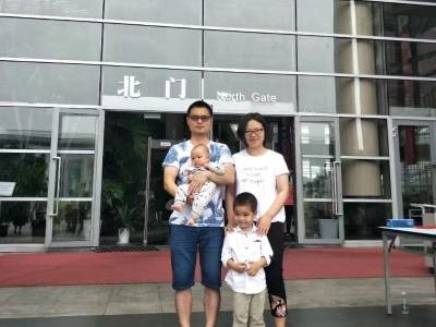 何婷夫妇：源于图书馆的奇妙缘分