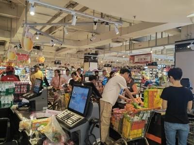 惠州市民囤货应对“桦加沙”，部分超市订单猛增、生活品价格稳定