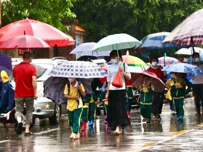 惠城区教育局：受超强台风“桦加沙”影响，停课两天