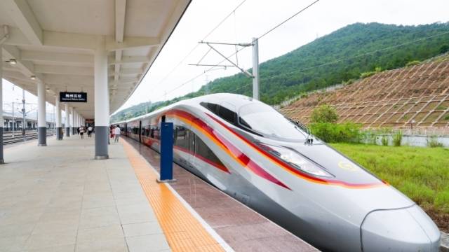 一周年！梅州乘梅龙高铁和大湾区“贴贴” | 地方说