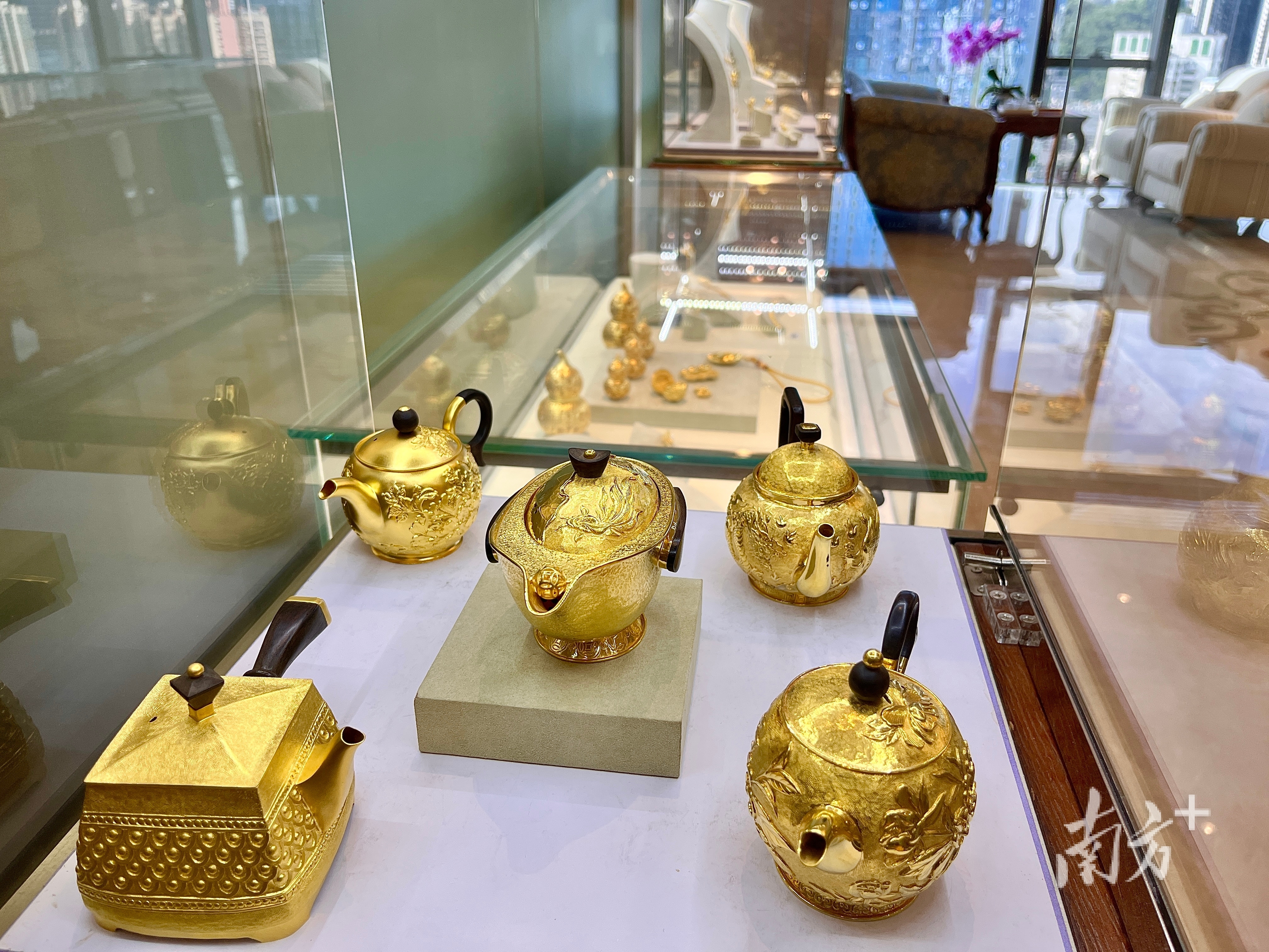 金价飙上3800美元/盎司！为什么？