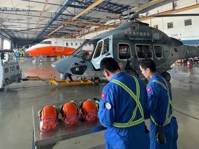 “追风者”直闯风眼！香港天文台：台风“桦加沙”地面风速达飓风级别