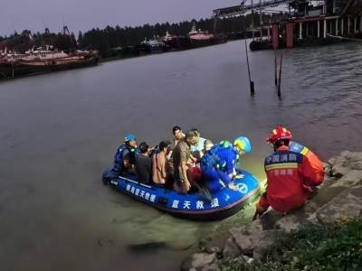 奋战5小时，珠海220名受困群众成功转移