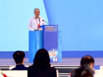 世界顶级数学家张益唐：琶洲让数学逻辑与算法应用共生共荣