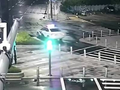 台风天孩子呕吐不止，东莞公安3分钟送达医院