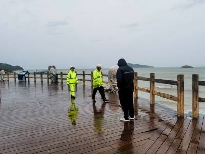 阳江局部进入10级风圈！直击阳西县沙扒镇防风一线