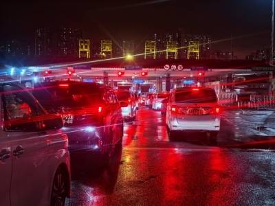 台风过后，拱北口岸有序恢复通关