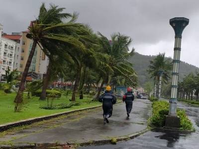 “桦加沙”强袭江门台山！川岛供电抢修队伍逆风前行