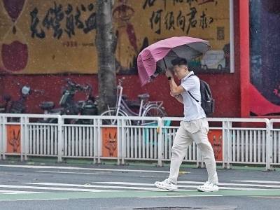 深圳市、东莞市、广州市、中山市和珠海市的风暴潮预警级别为红色