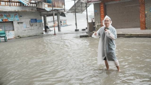 “桦加沙”+天文大潮！惠东港口海鲜市场局部海水倒灌