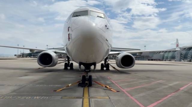 “桦加沙”逼近，广州各航司 “五花大绑” 飞机防台风