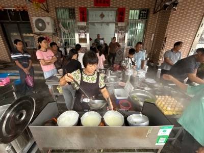 特写丨台风“桦加沙”远去，渔村烟火气回归