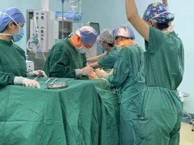 台风夜“与时间赛跑”，阳春市人民医院成功救治一名重伤患者