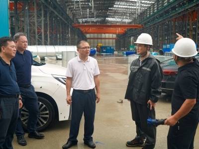 梁崇边深入一线督导检查台风灾后复产工作