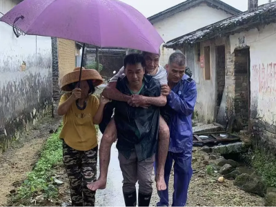 百岁奶奶点赞！阳东区181个村（社区）党群服务中心变身群众“避风港”