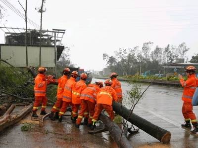 抗击台风“桦加沙”！阳江高新区消防救援大队和蓝天救援队用担当守护群众安危