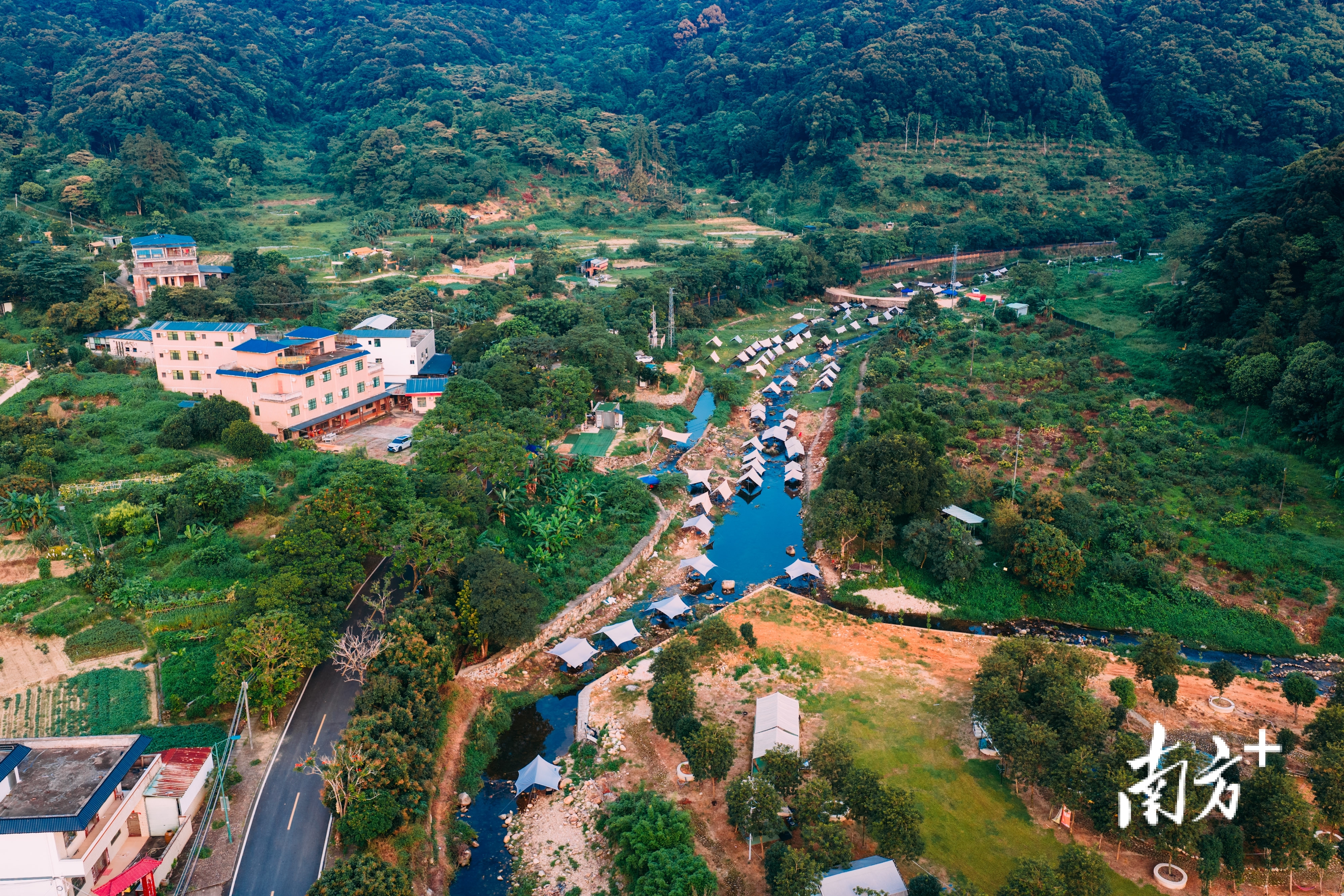     南方+ 王昌辉 拍摄