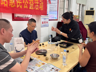 越秀黄花岗：邻里巧手做月饼，温情满满迎双节