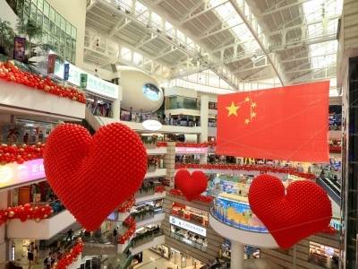 满城尽是“中国红”！广东各地国庆氛围已就位 | 南方+拍客看广东