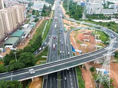 今日14时起，深圳迎国庆中秋离深高峰