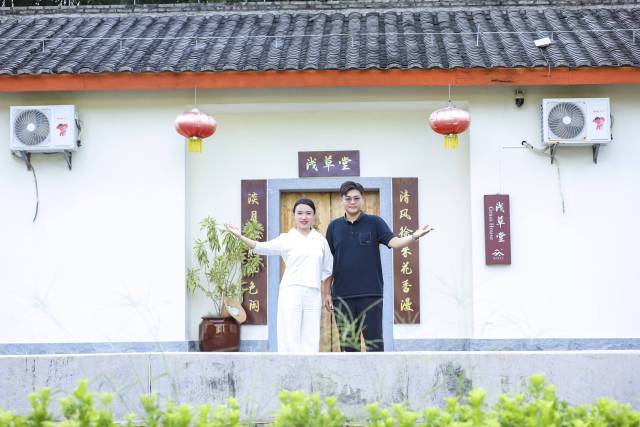 梅州柚组合为家乡风物代言。  