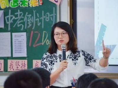 佛山这位名师深耕思政教育20余年，推动学生从“台下听”到“主动思”