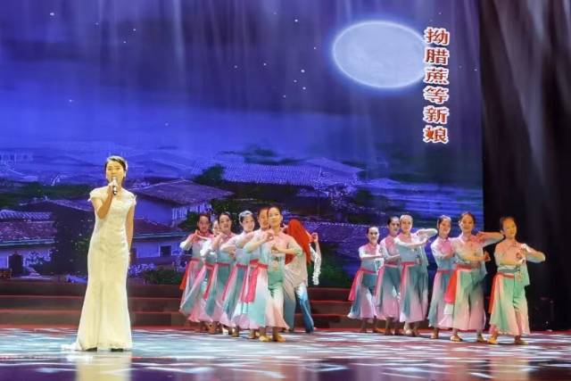 《永远的月光光》展演现场。图源：文明陆河